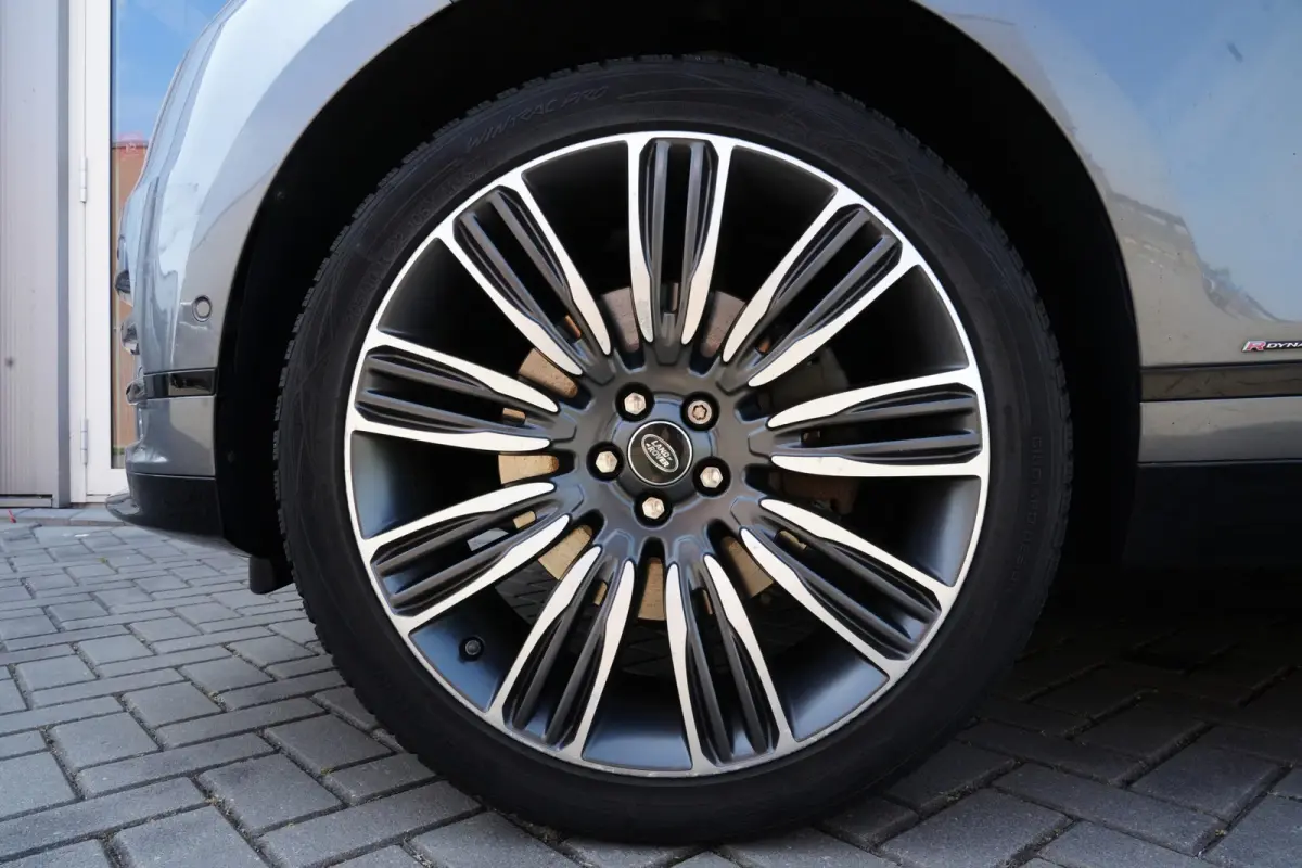 3.0 V6 AWD First Edition | 300PK | Pano | Meridian | 360° | Trekhaak | HUD | Land Rover Range Rover Velar First Edition 300 PK met 3.0 V6 diesel, panoramadak, Meridian Signature Sound Syste