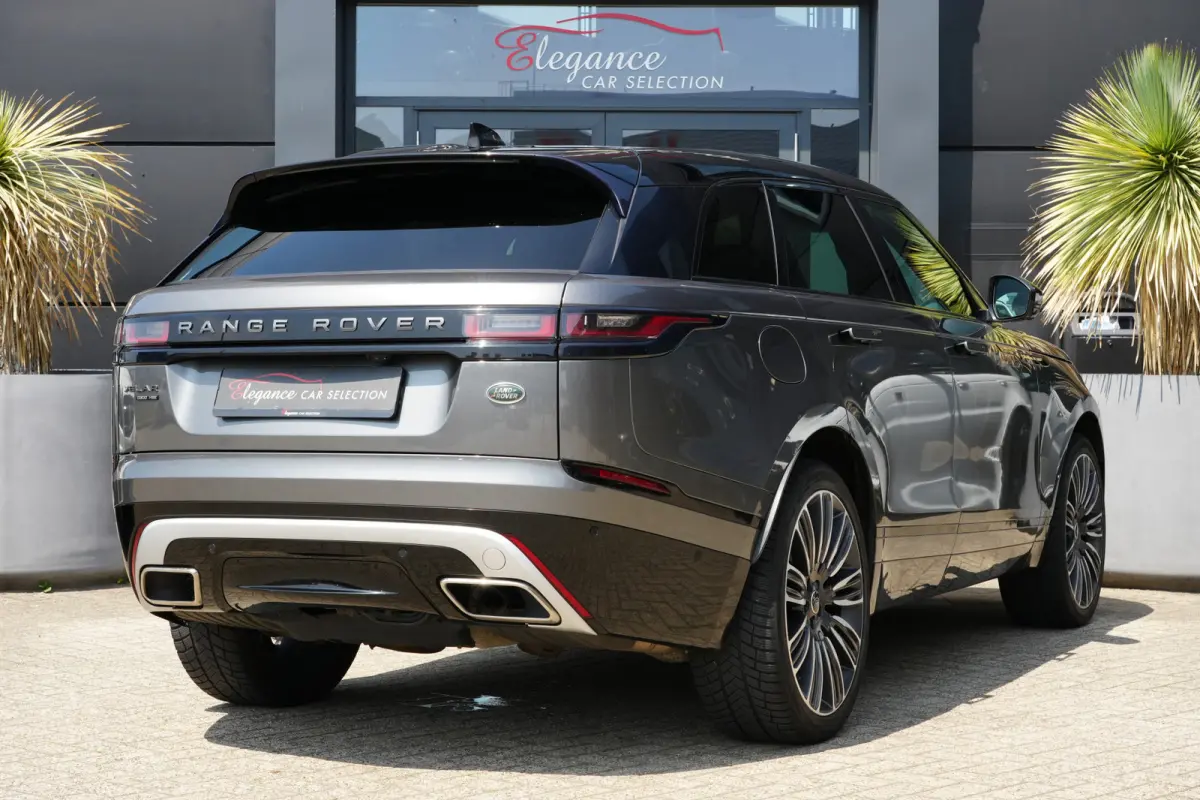 3.0 V6 AWD First Edition | 300PK | Pano | Meridian | 360° | Trekhaak | HUD | Land Rover Range Rover Velar First Edition 300 PK met 3.0 V6 diesel, panoramadak, Meridian Signature Sound Syste