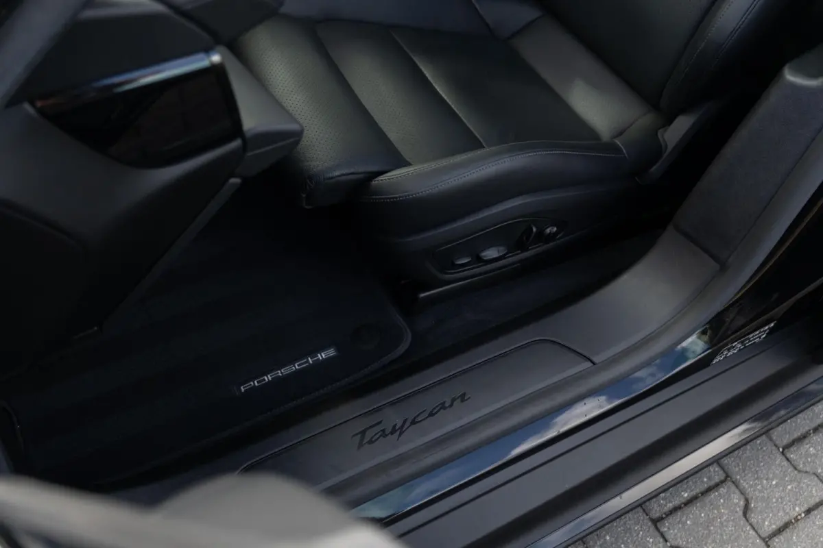 Performance 93 kWh|Org.NL NAP|1ste Eig.|Luchtvering|Panoramadak|ACC|BOSE|SportChrono|Porsche Approved