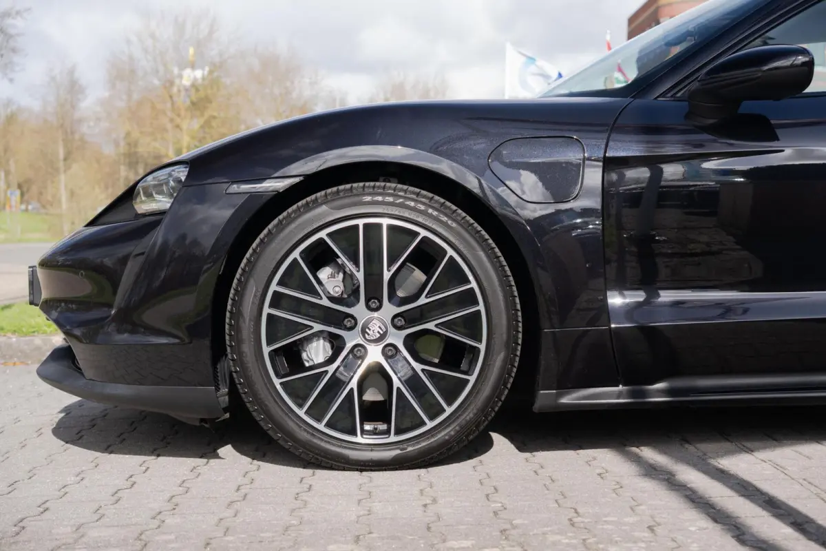 Performance 93 kWh|Org.NL NAP|1ste Eig.|Luchtvering|Panoramadak|ACC|BOSE|SportChrono|Porsche Approved