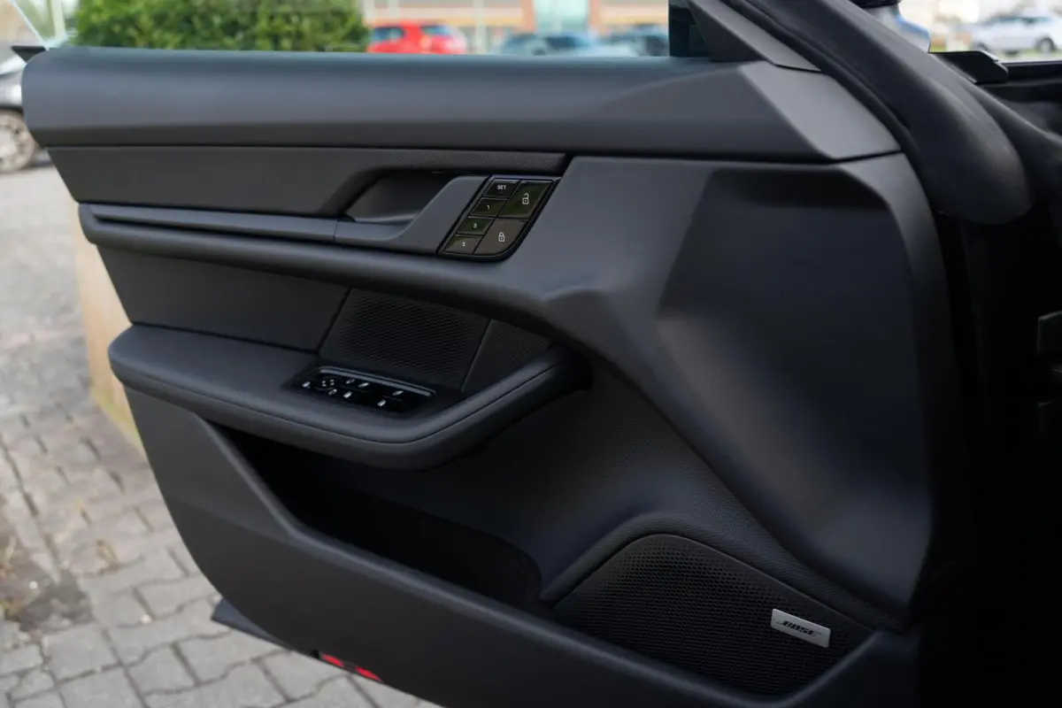 Performance 93 kWh|Org.NL NAP|1ste Eig.|Luchtvering|Panoramadak|ACC|BOSE|SportChrono|Porsche Approved