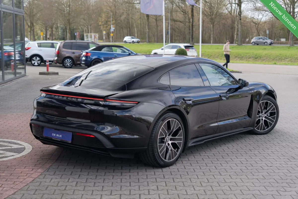 Performance 93 kWh|Org.NL NAP|1ste Eig.|Luchtvering|Panoramadak|ACC|BOSE|SportChrono|Porsche Approved