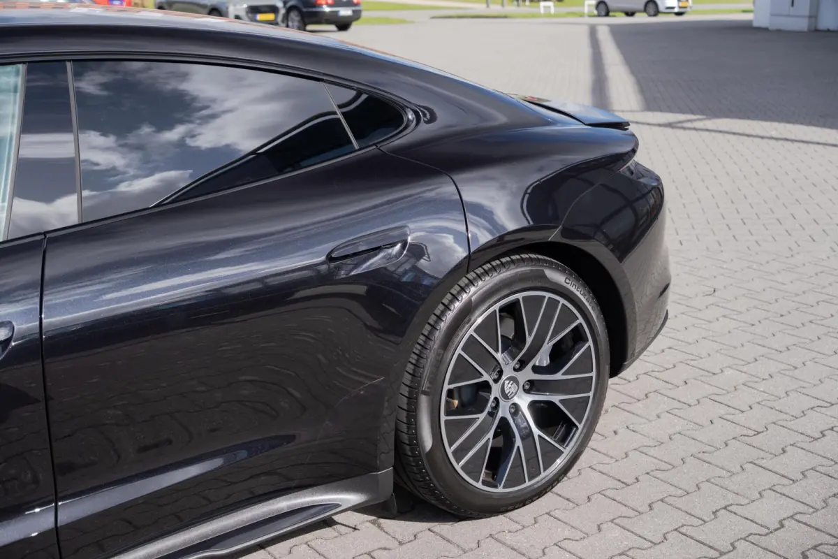 Performance 93 kWh|Org.NL NAP|1ste Eig.|Luchtvering|Panoramadak|ACC|BOSE|SportChrono|Porsche Approved