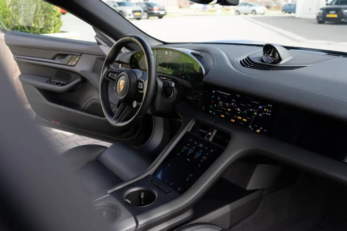 Performance 93 kWh|Org.NL NAP|1ste Eig.|Luchtvering|Panoramadak|ACC|BOSE|SportChrono|Porsche Approved