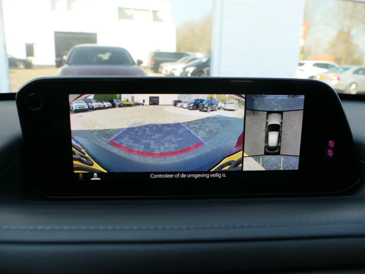 2.0 e-SkyActiv-X M Hybrid Selection | 360°-camera | BOSE | Head-up display | Apple-/Android Carplay | Stuur-/Stoelverwarming | ACC | Dodehoek detectie | Elektrische achterklep