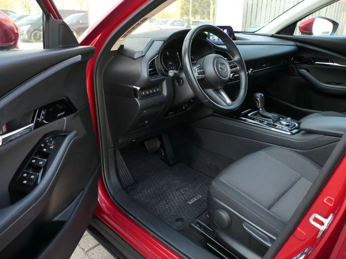 2.0 e-SkyActiv-X M Hybrid Selection | 360°-camera | BOSE | Head-up display | Apple-/Android Carplay | Stuur-/Stoelverwarming | ACC | Dodehoek detectie | Elektrische achterklep