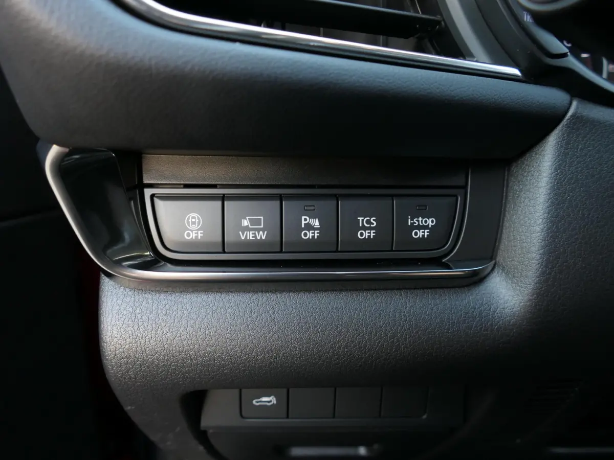 2.0 e-SkyActiv-X M Hybrid Selection | 360°-camera | BOSE | Head-up display | Apple-/Android Carplay | Stuur-/Stoelverwarming | ACC | Dodehoek detectie | Elektrische achterklep