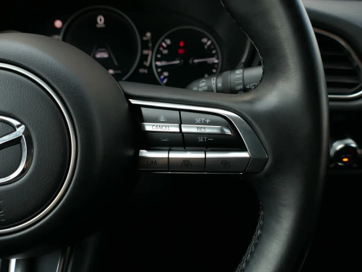 2.0 e-SkyActiv-X M Hybrid Selection | 360°-camera | BOSE | Head-up display | Apple-/Android Carplay | Stuur-/Stoelverwarming | ACC | Dodehoek detectie | Elektrische achterklep