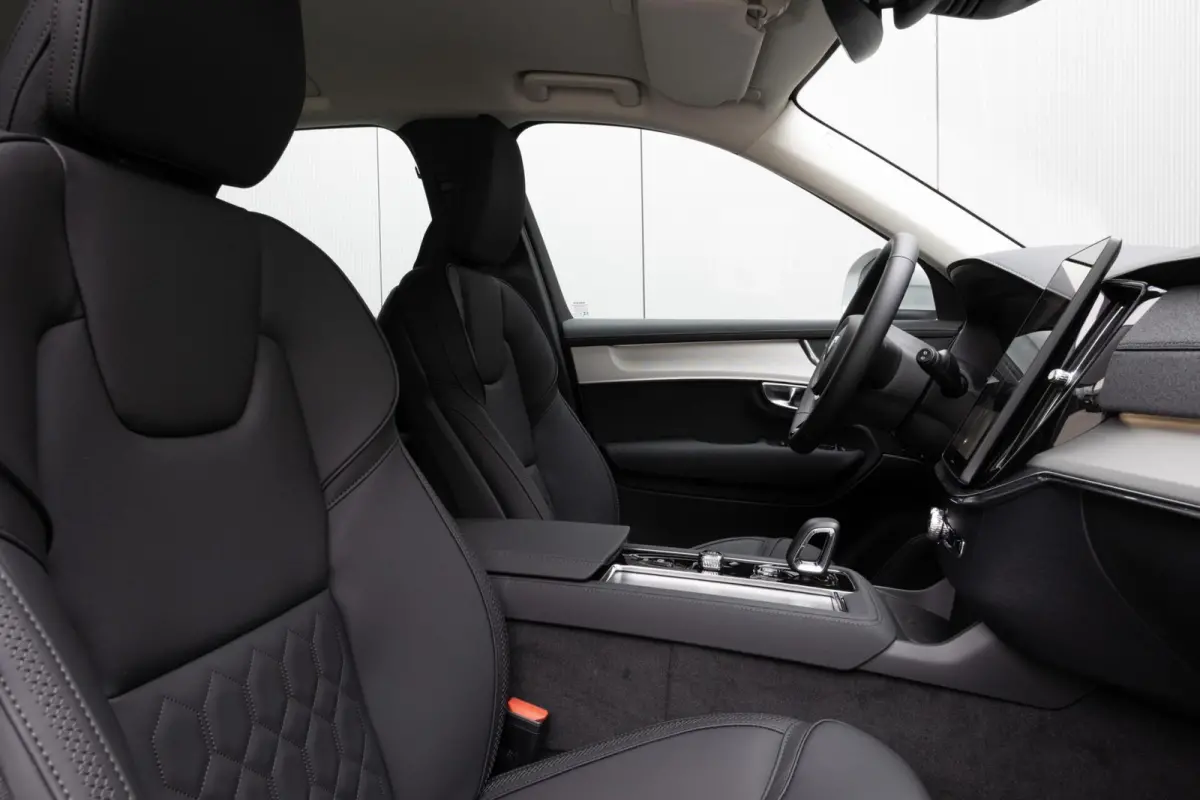 2.0 T8 Plug-in hybrid AWD Core MY 2027