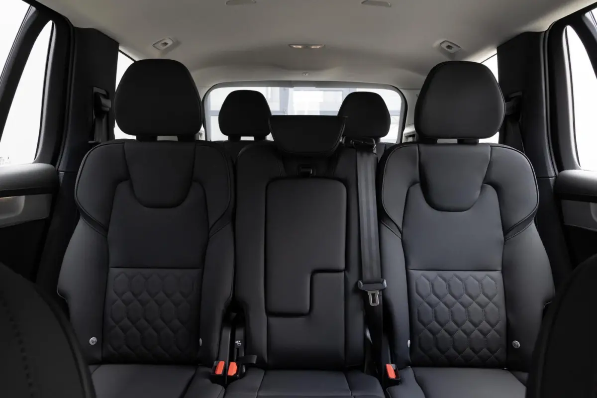2.0 T8 Plug-in hybrid AWD Core MY 2027