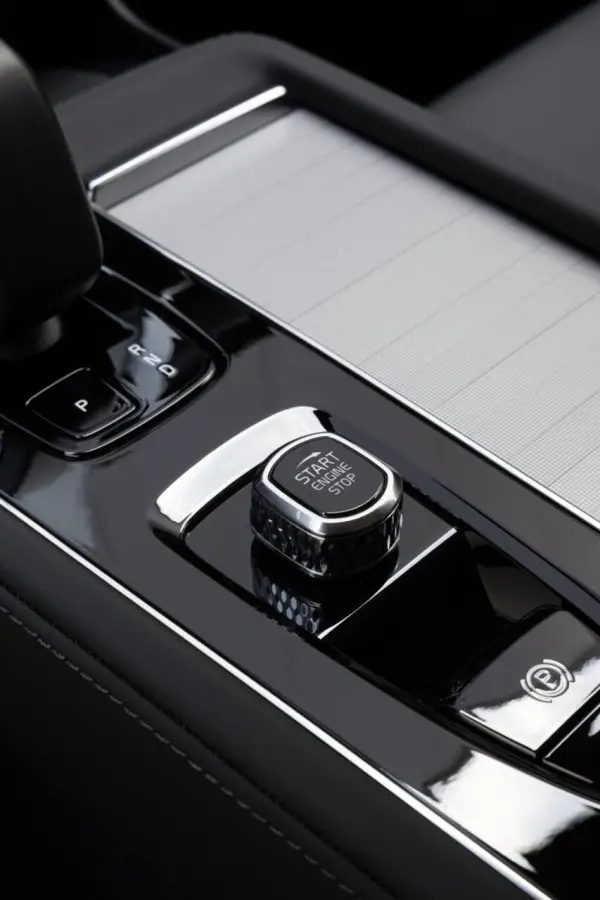 2.0 T8 Plug-in hybrid AWD Core MY 2027