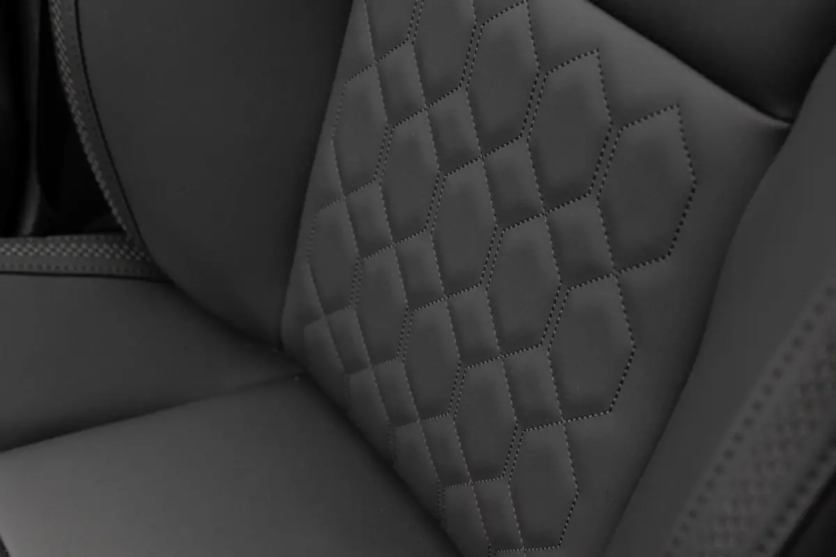 2.0 T8 Plug-in hybrid AWD Core MY 2027