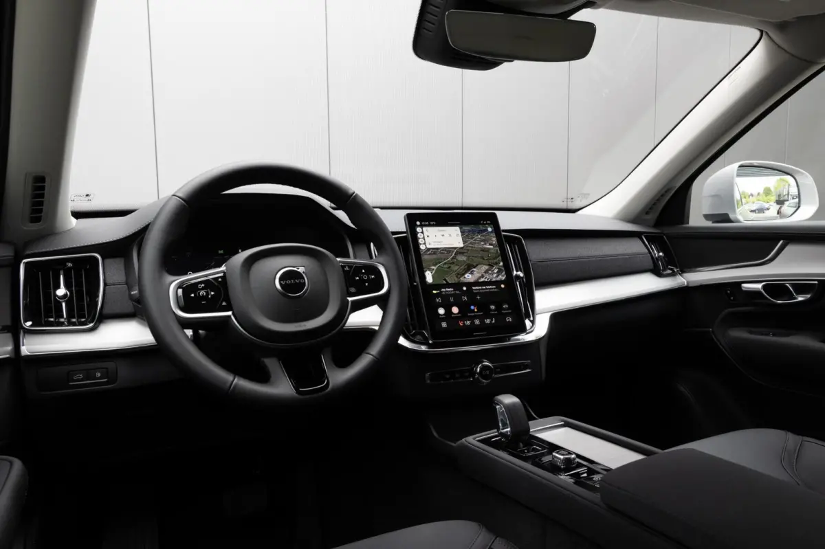 2.0 T8 Plug-in hybrid AWD Core MY 2027