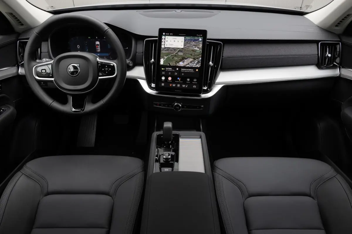 2.0 T8 Plug-in hybrid AWD Core MY 2027
