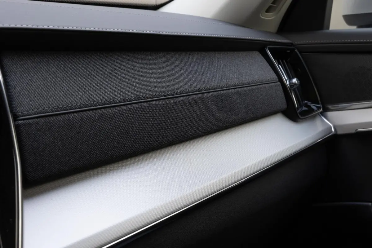 2.0 T8 Plug-in hybrid AWD Core MY 2027