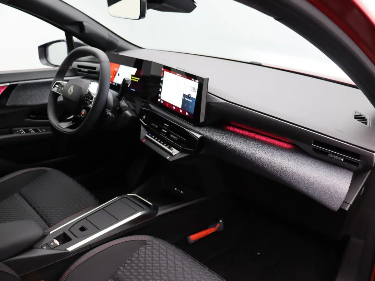 1.8 Hybrid 160 techno | 18 inch | Full LED | Keyless | 360 camera | Adaptive cruise.