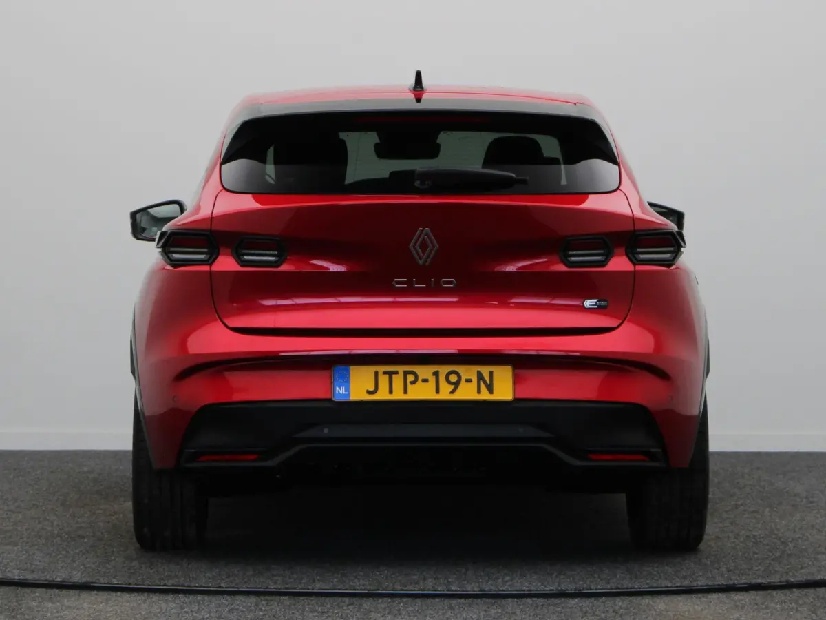 1.8 Hybrid 160 techno | 18 inch | Full LED | Keyless | 360 camera | Adaptive cruise.