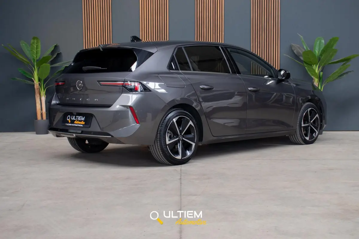 1.2 Business Elegance | Carplay Keyless BTW