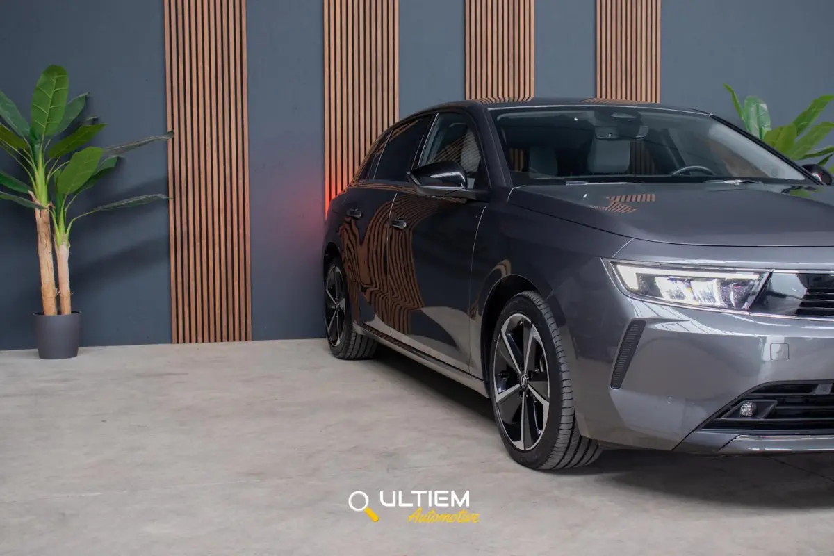 1.2 Business Elegance | Carplay Keyless BTW