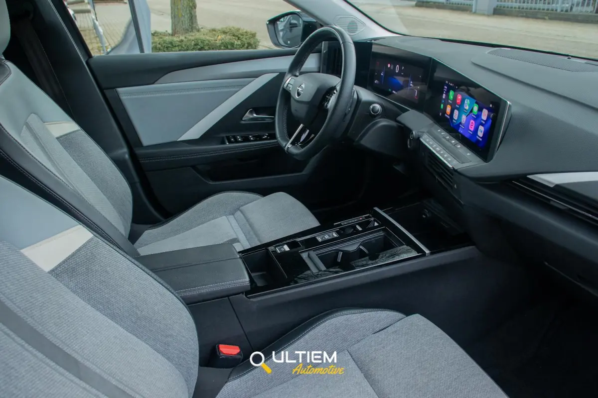 1.2 Business Elegance | Carplay Keyless BTW