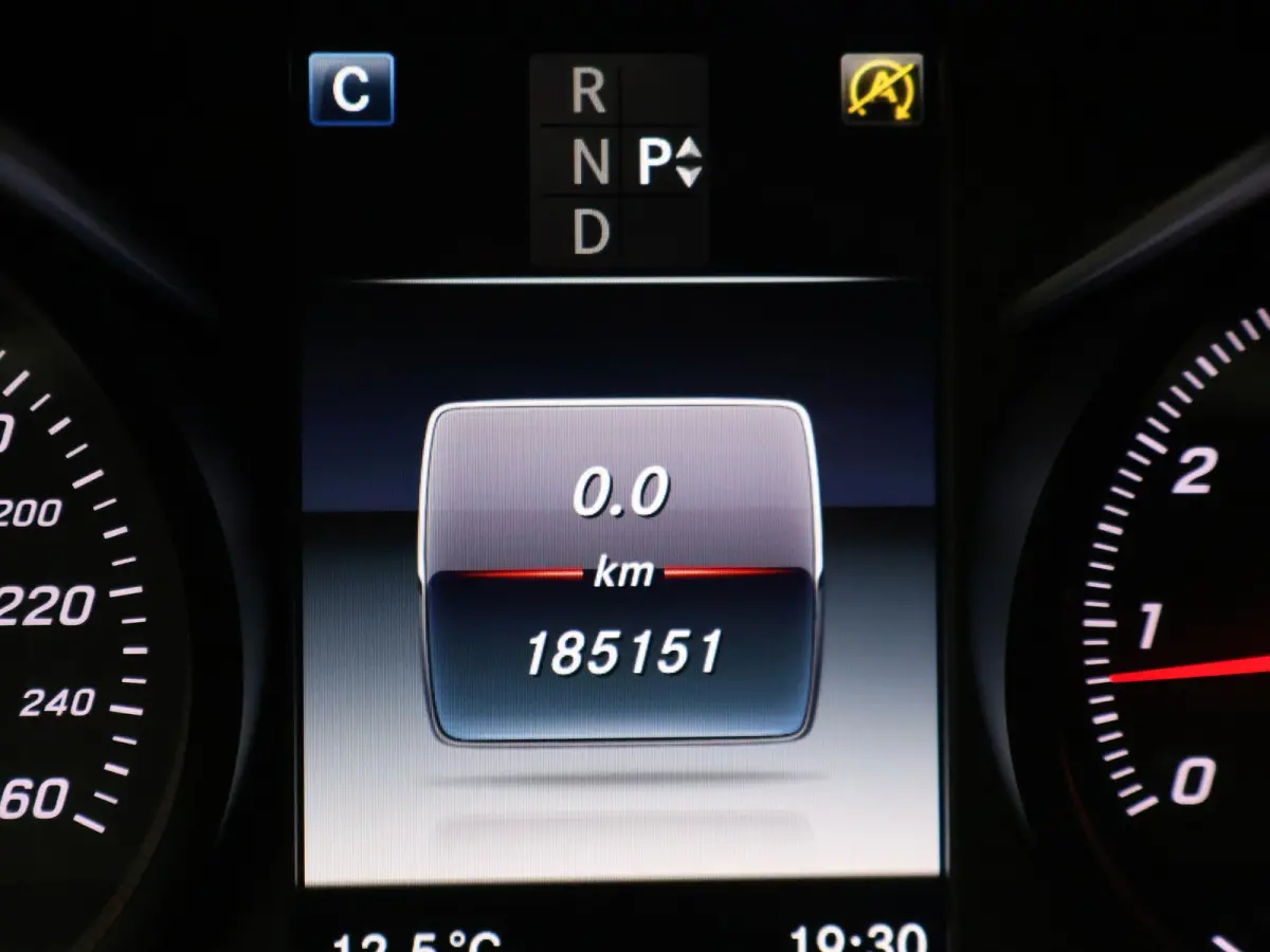 180 AMBITION + LED | TREKHAAK | STOELVERWARMING | ELEKTR. KLEP | NAVIGATIE