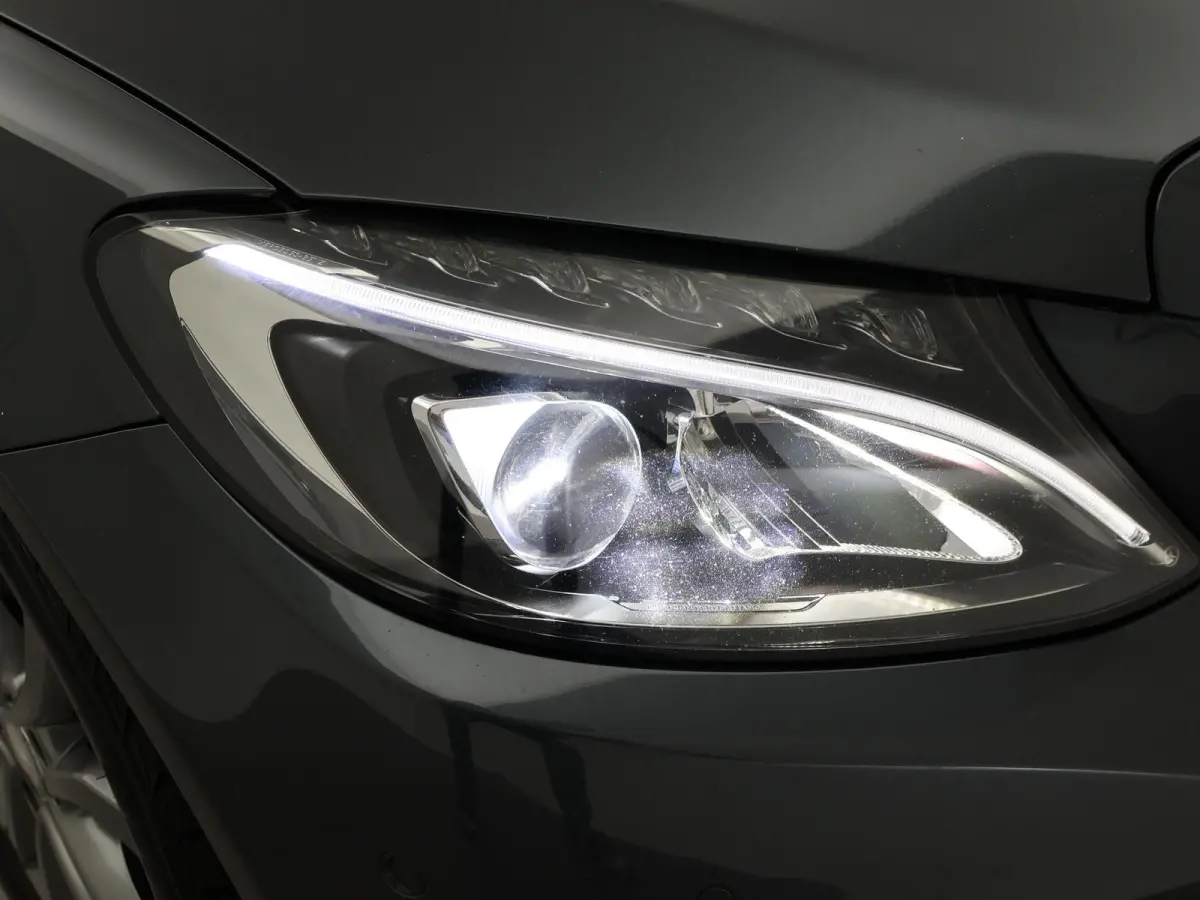 180 AMBITION + LED | TREKHAAK | STOELVERWARMING | ELEKTR. KLEP | NAVIGATIE