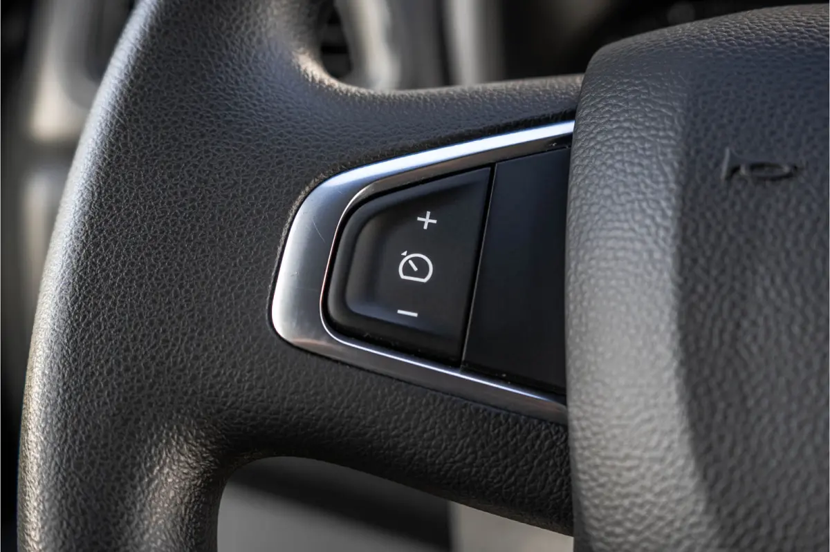 **2.3dCi | Bakwagen met Laadklep | LED | Carplay | Camera | Cruise**