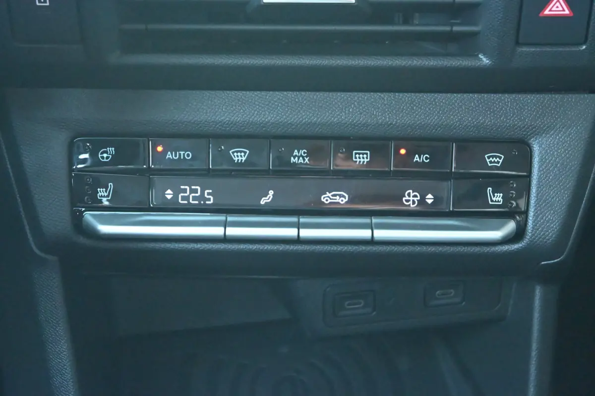 GS 8 Jaar Garantie | 7-Zits! | Achteruitrijcamera | Stoel/Stuurverwarming | Navigatie | Apple Carplay & Android Auto !!
