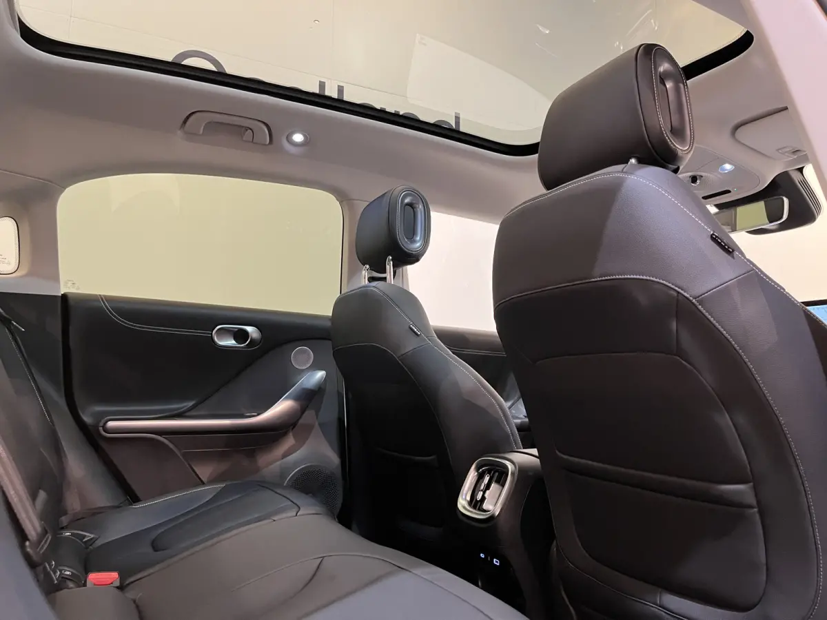 Pro / Panoramadak / Adaptieve Cruise Control / 360° Camera / LED / CarPlay / Elektrisch Stoelen / Stoelverwarming / Stuurverwarming / 10.700 KM !!