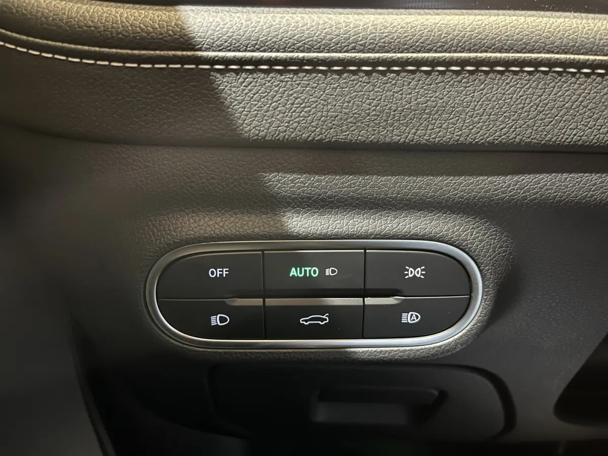 Pro / Panoramadak / Adaptieve Cruise Control / 360° Camera / LED / CarPlay / Elektrisch Stoelen / Stoelverwarming / Stuurverwarming / 10.700 KM !!