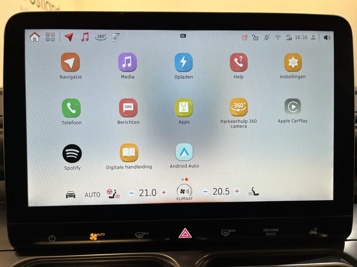 Pro / Panoramadak / Adaptieve Cruise Control / 360° Camera / LED / CarPlay / Elektrisch Stoelen / Stoelverwarming / Stuurverwarming / 10.700 KM !!