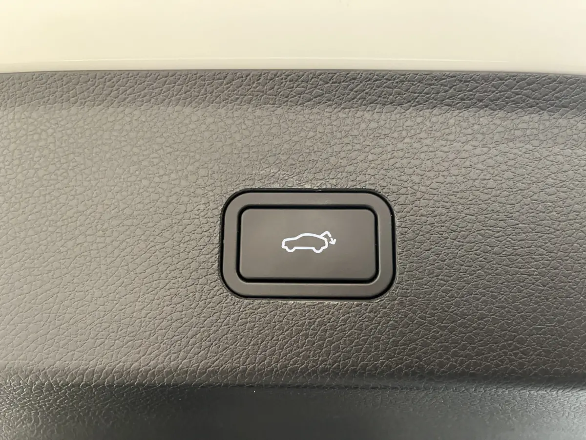 Pro / Panoramadak / Adaptieve Cruise Control / 360° Camera / LED / CarPlay / Elektrisch Stoelen / Stoelverwarming / Stuurverwarming / 10.700 KM !!