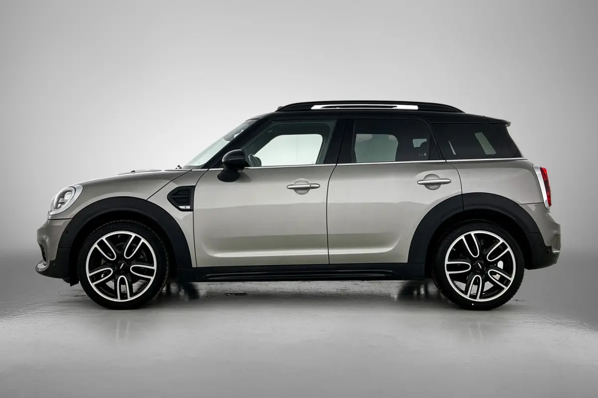 Mini 1.5 Cooper JCW-Pakket Chili Serious Business (Dealer OndH, Pano, Navi Pro, StoelV, Keyless, PDC V+A, Etc)