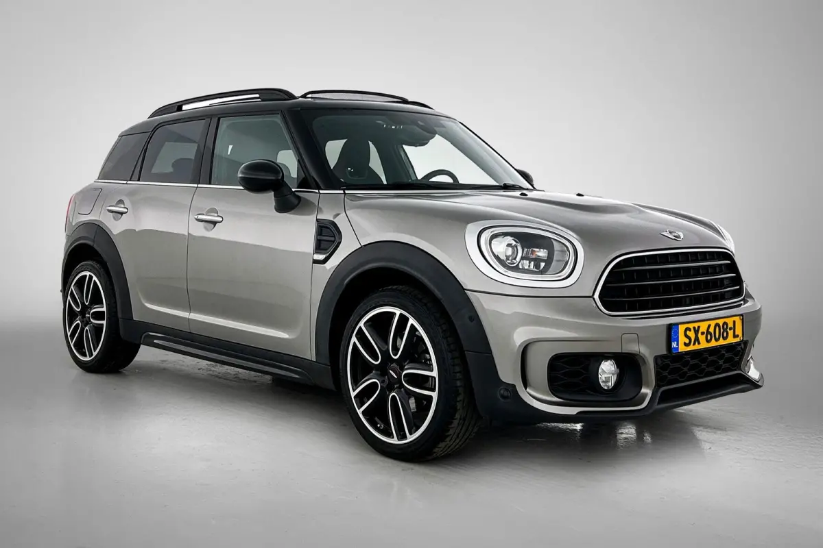 Mini 1.5 Cooper JCW-Pakket Chili Serious Business (Dealer OndH, Pano, Navi Pro, StoelV, Keyless, PDC V+A, Etc)