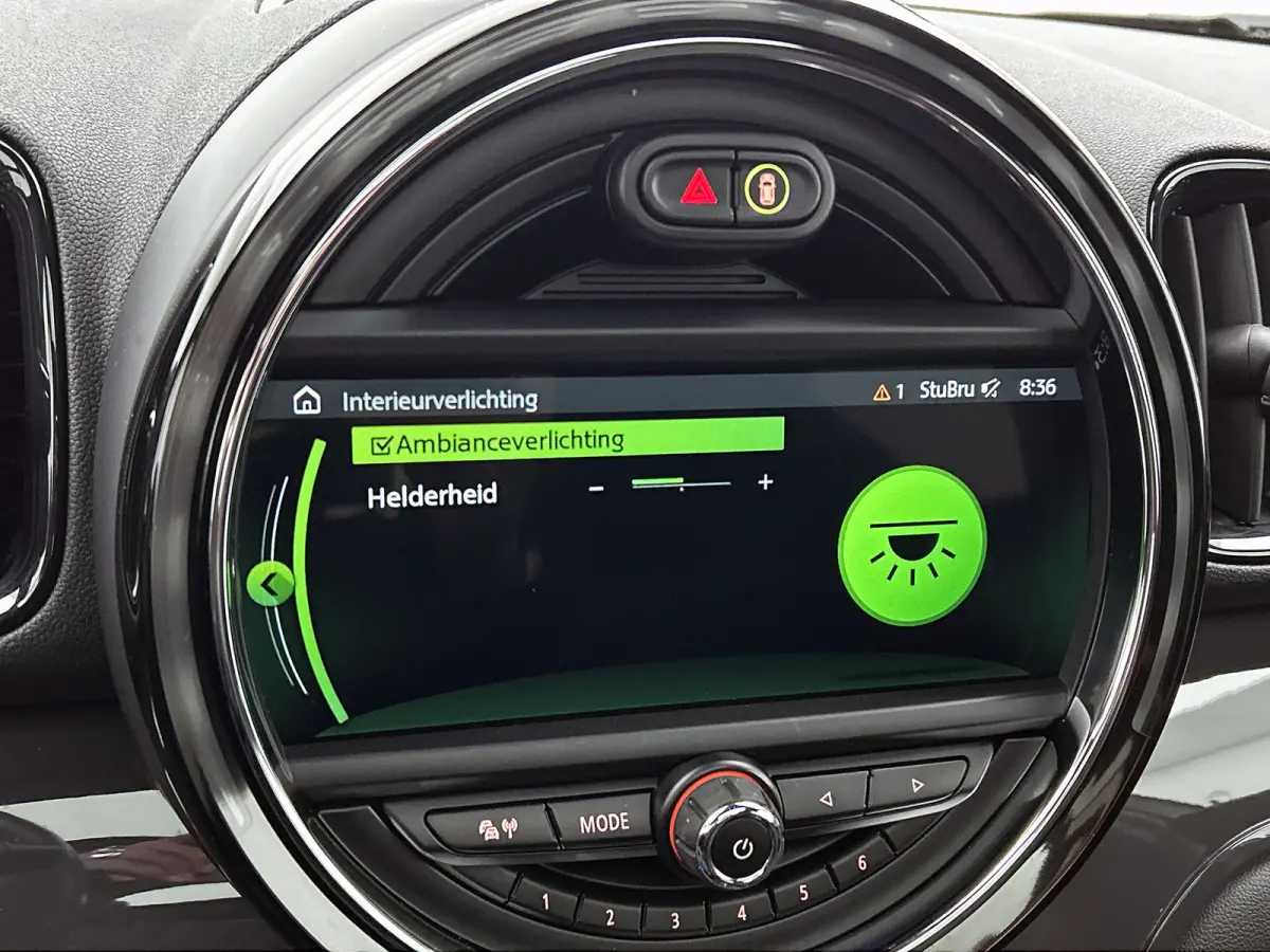 Mini 1.5 Cooper JCW-Pakket Chili Serious Business (Dealer OndH, Pano, Navi Pro, StoelV, Keyless, PDC V+A, Etc)