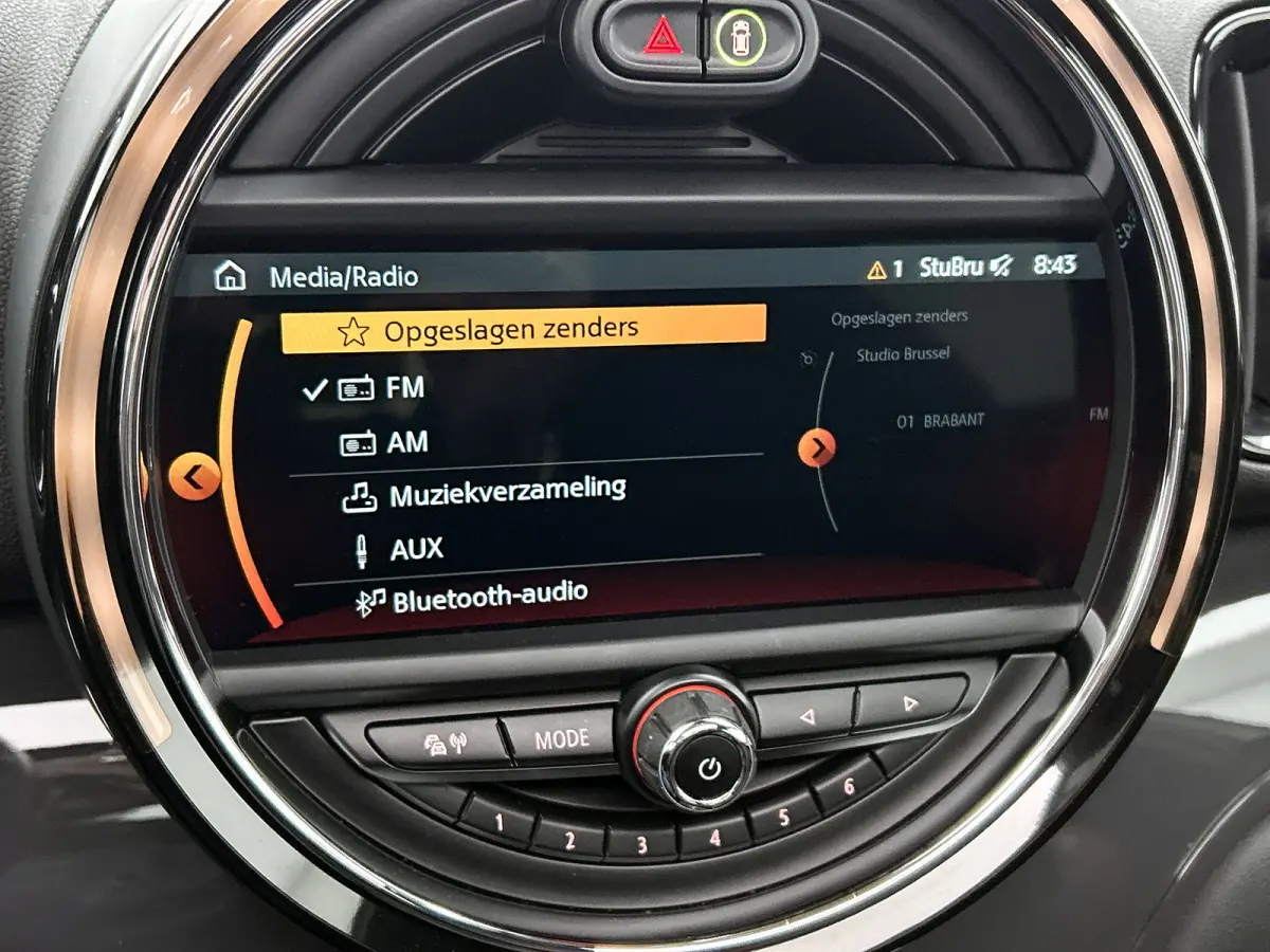 Mini 1.5 Cooper JCW-Pakket Chili Serious Business (Dealer OndH, Pano, Navi Pro, StoelV, Keyless, PDC V+A, Etc)