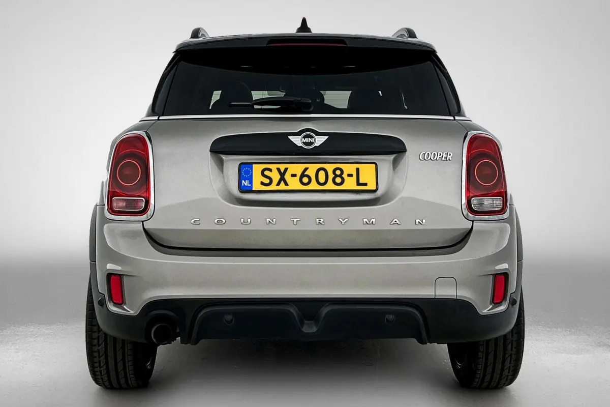 Mini 1.5 Cooper JCW-Pakket Chili Serious Business (Dealer OndH, Pano, Navi Pro, StoelV, Keyless, PDC V+A, Etc)