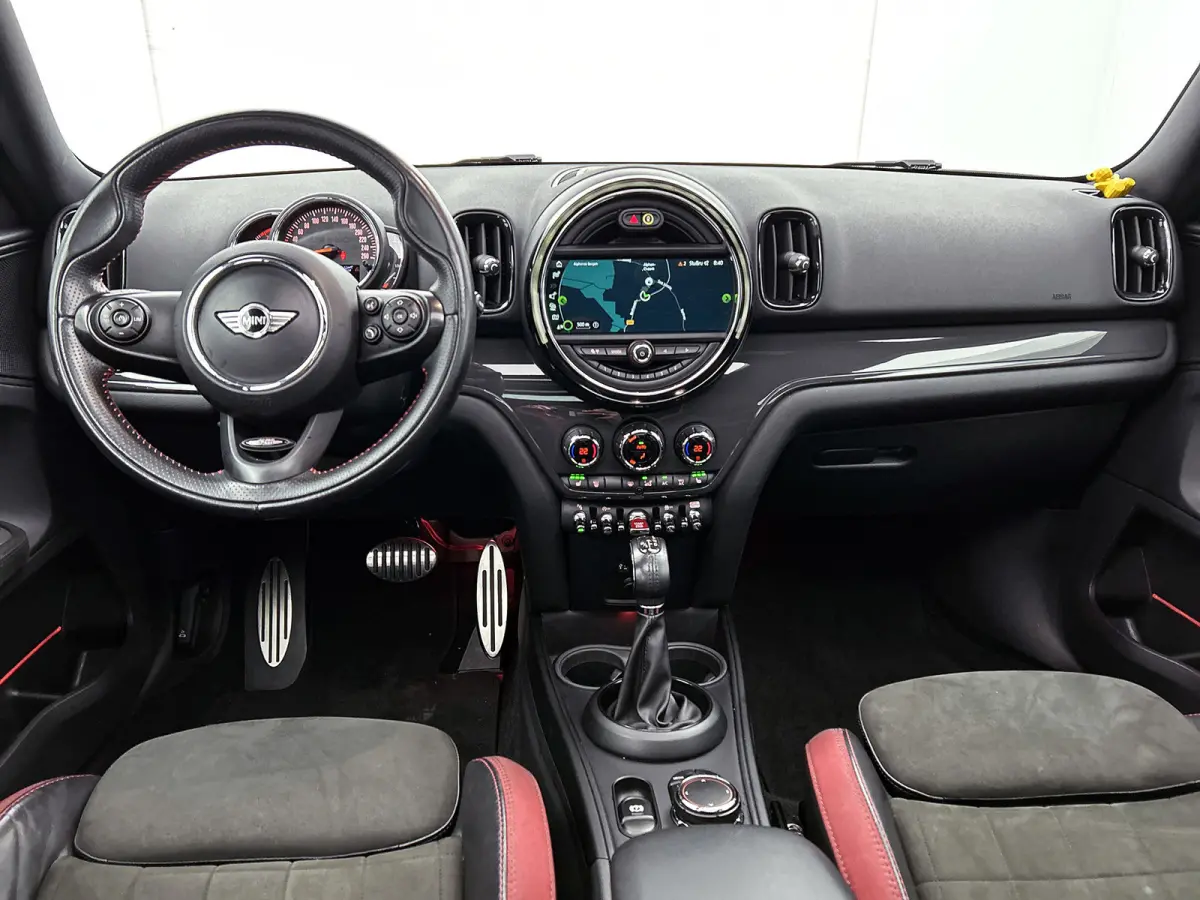 Mini 1.5 Cooper JCW-Pakket Chili Serious Business (Dealer OndH, Pano, Navi Pro, StoelV, Keyless, PDC V+A, Etc)