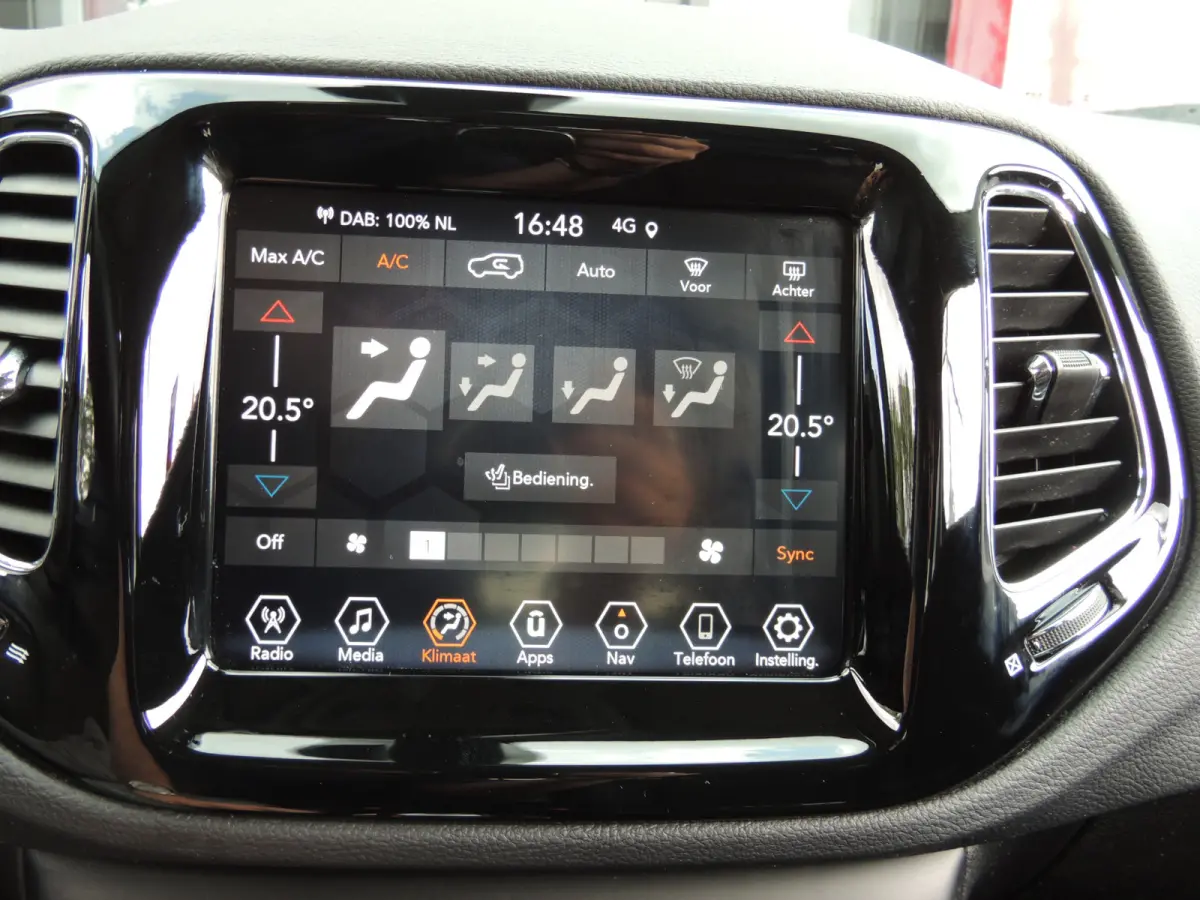 1.3T Limited Automaat 150PK | Clima | Xenon | Navi | Keyless | Licht/regen sensor | All-season banden