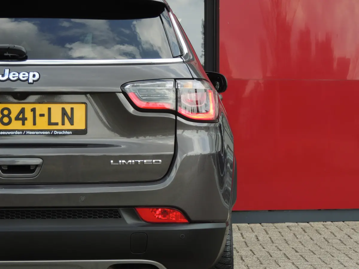 1.3T Limited Automaat 150PK | Clima | Xenon | Navi | Keyless | Licht/regen sensor | All-season banden