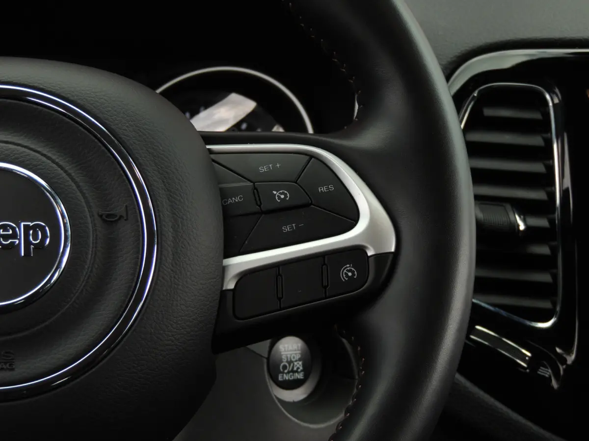 1.3T Limited Automaat 150PK | Clima | Xenon | Navi | Keyless | Licht/regen sensor | All-season banden