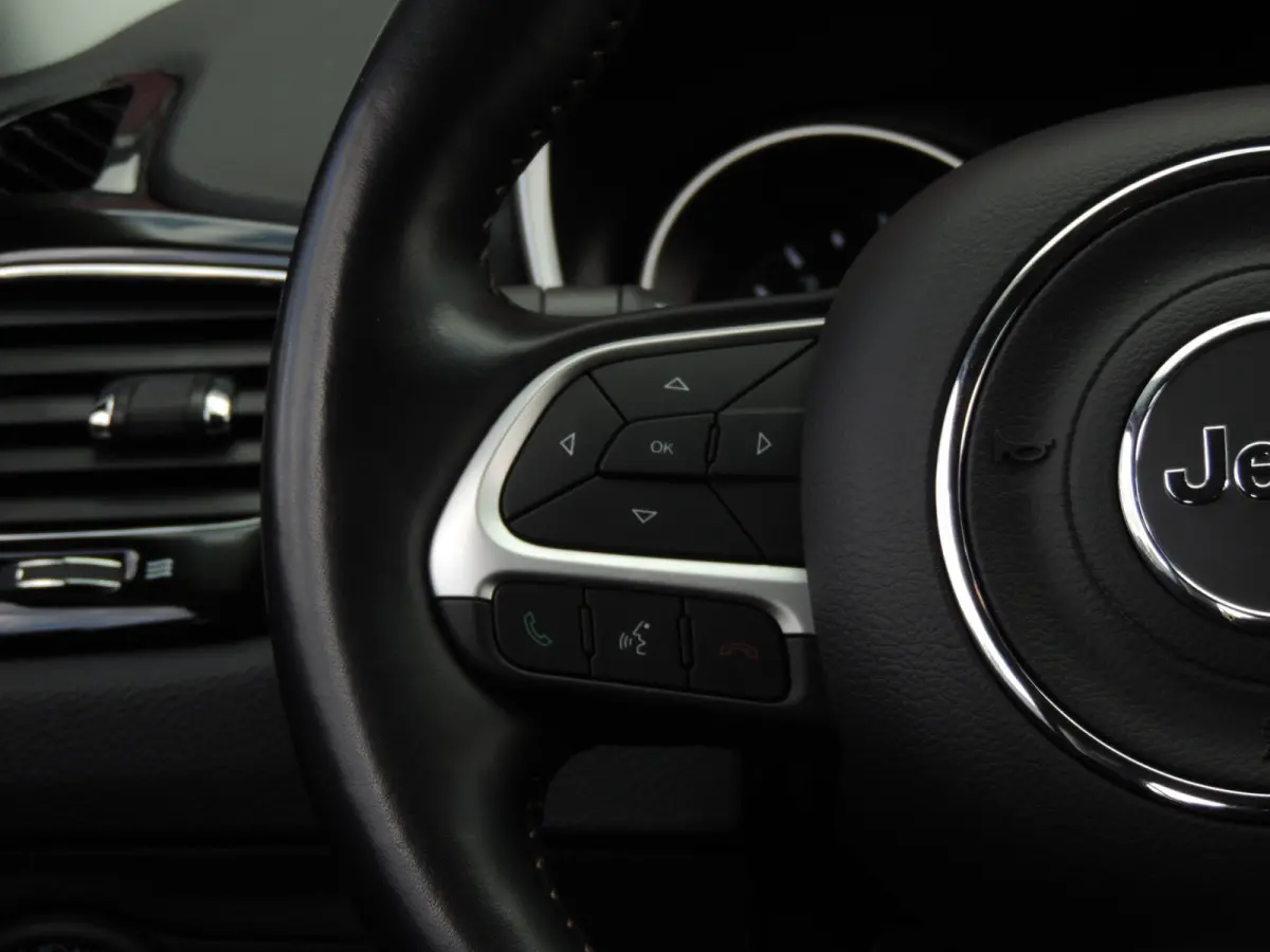 1.3T Limited Automaat 150PK | Clima | Xenon | Navi | Keyless | Licht/regen sensor | All-season banden