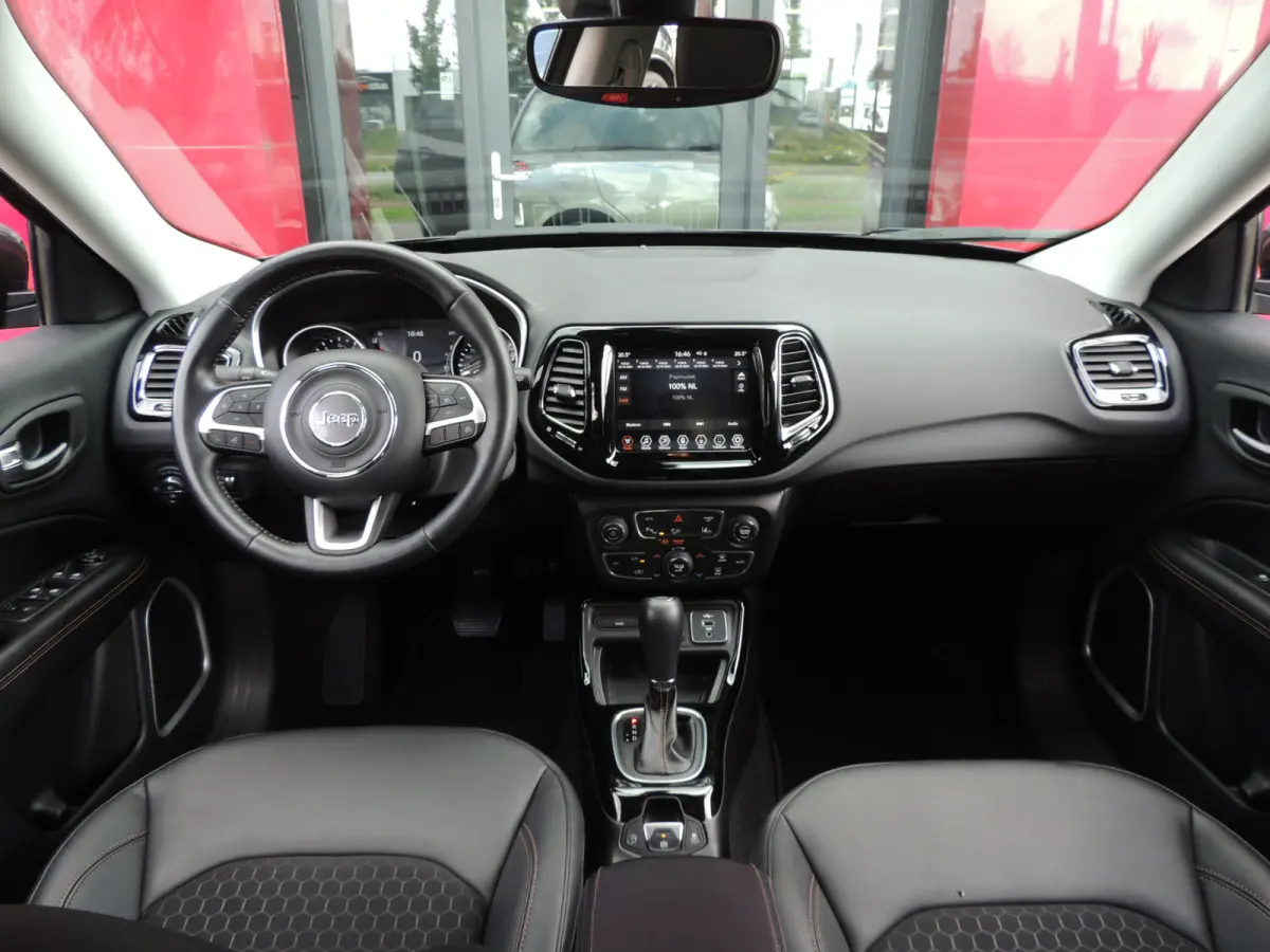 1.3T Limited Automaat 150PK | Clima | Xenon | Navi | Keyless | Licht/regen sensor | All-season banden