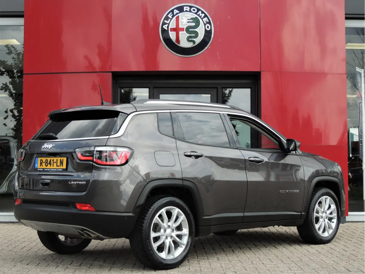 1.3T Limited Automaat 150PK | Clima | Xenon | Navi | Keyless | Licht/regen sensor | All-season banden