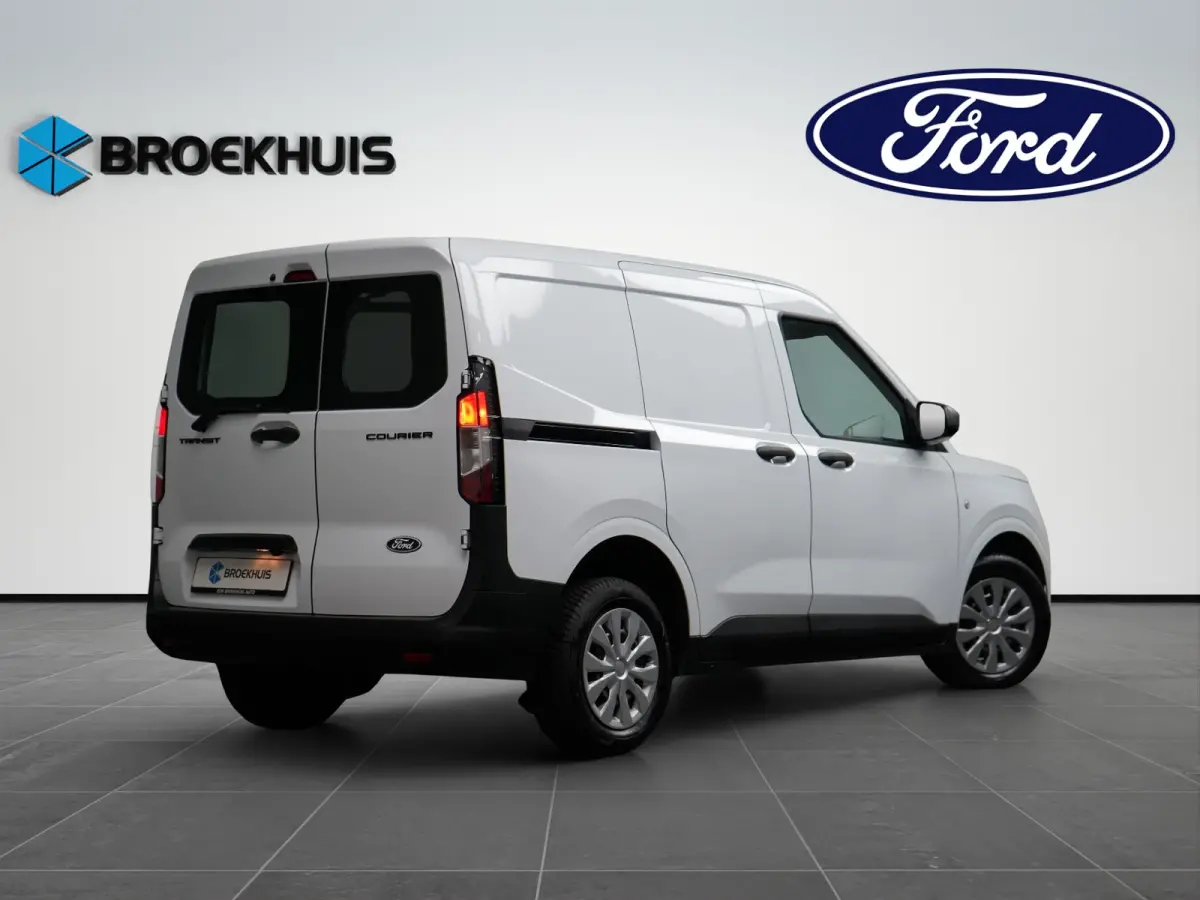 Trend 1.5 EcoBlue 100pk | 1100 kg trekgewicht | 700kg laadvermogen | Camera | Navi | Stoelverwarming |