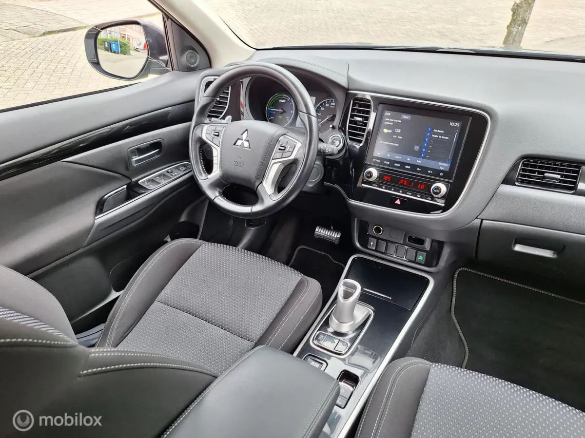 2.4 PHEV PURE • Trekhaak • Dealer onderhouden •