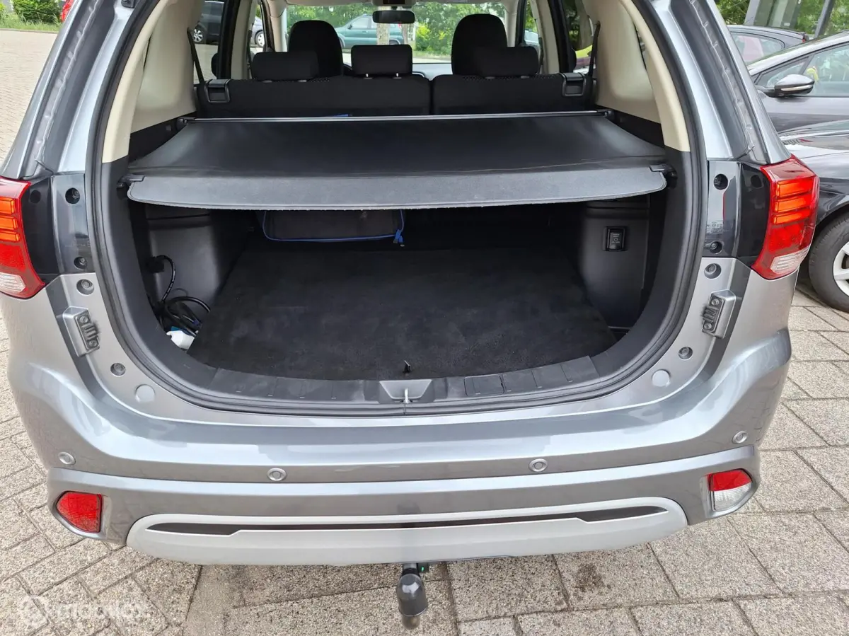2.4 PHEV PURE • Trekhaak • Dealer onderhouden •