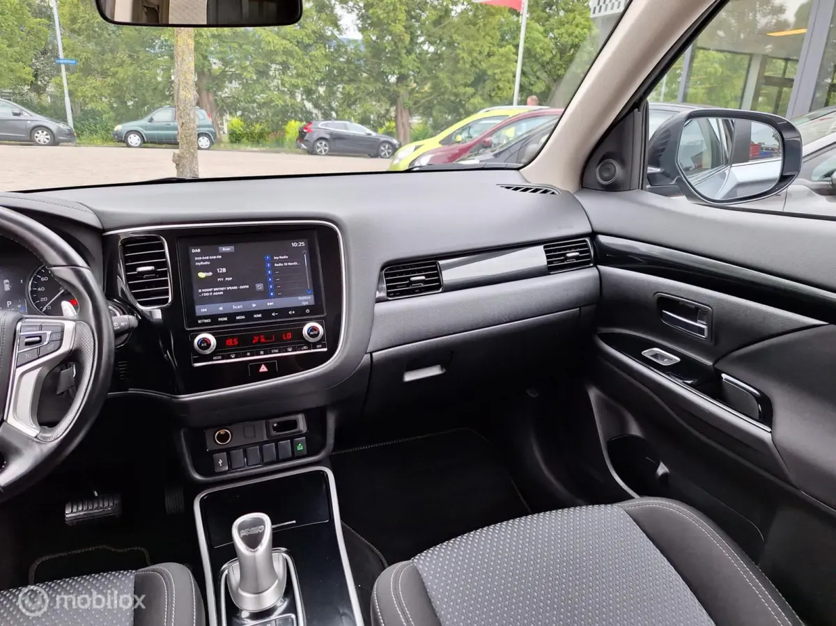 2.4 PHEV PURE • Trekhaak • Dealer onderhouden •