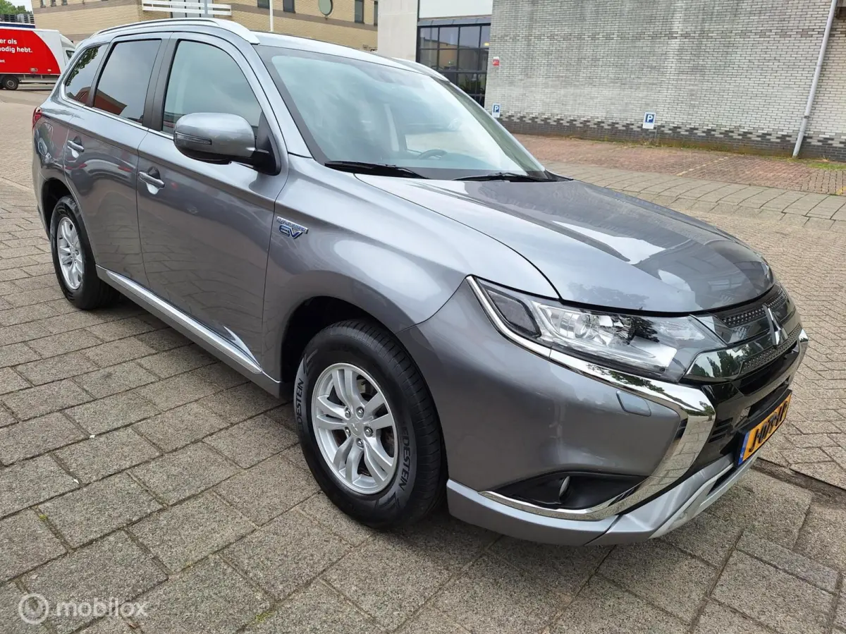 2.4 PHEV PURE • Trekhaak • Dealer onderhouden •
