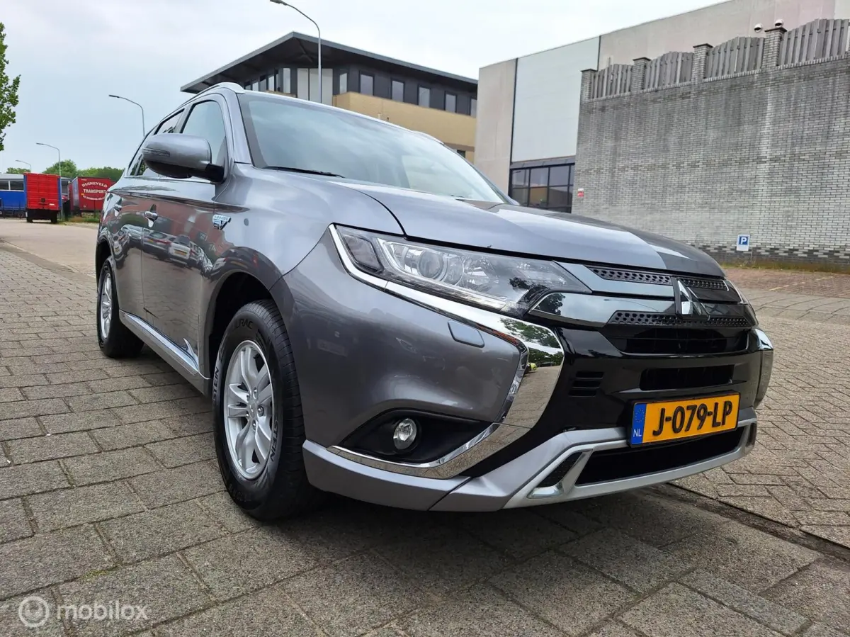 2.4 PHEV PURE • Trekhaak • Dealer onderhouden •